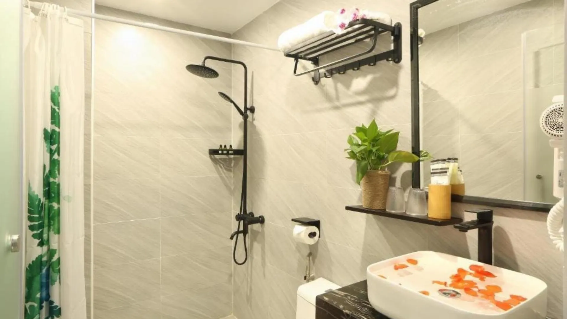 Mons Boutique Hotel & Apartment Da Nang